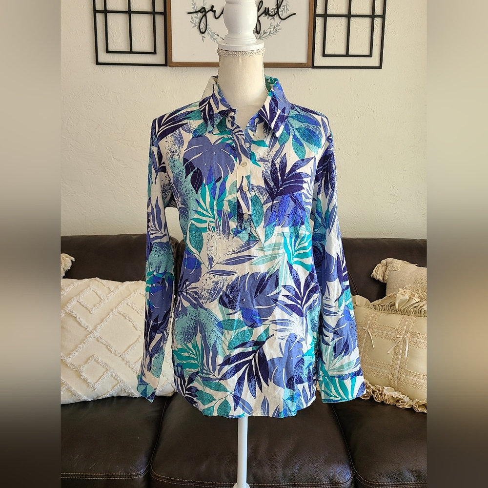 Denim & Co. Naturals Linen Blend Side Button Curved Hem Shirt Women's Size S - Picture 3 of 10